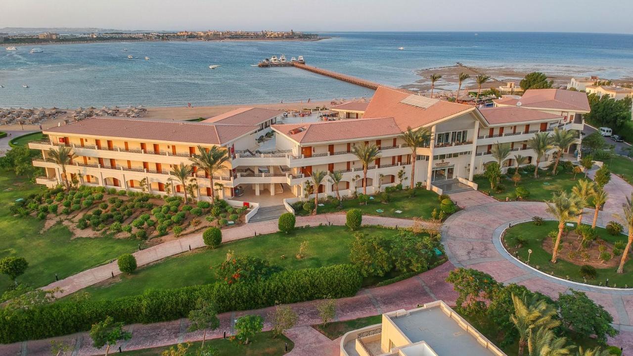 Cleopatra Luxury Makadi Beach Resort Premium - All Inclusive почивка в Хургада с полет от София - есен 2024