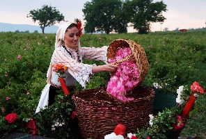 Празник на розата в Казанлък - автобусна екскурзия - 1 ден